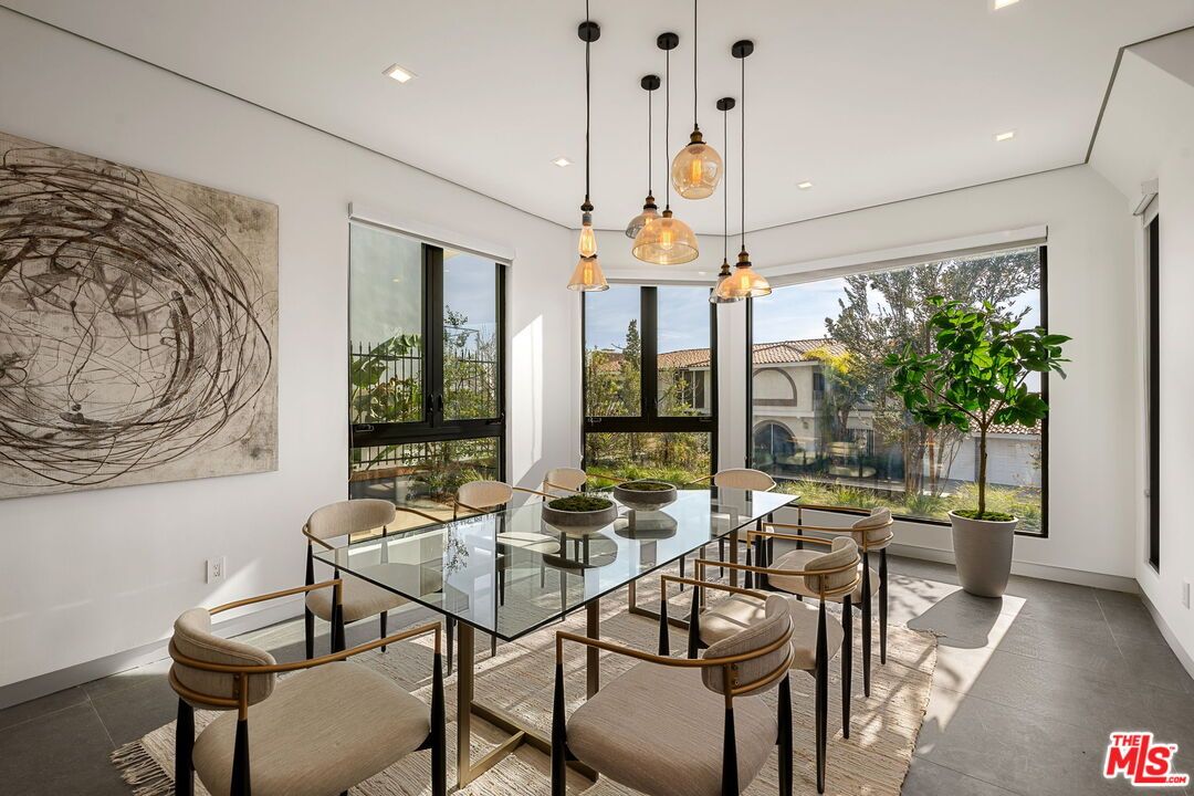 Dining room, Interior, Pendant Lights, Recessed Lighting