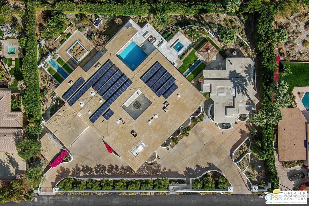 Exterior, Drone