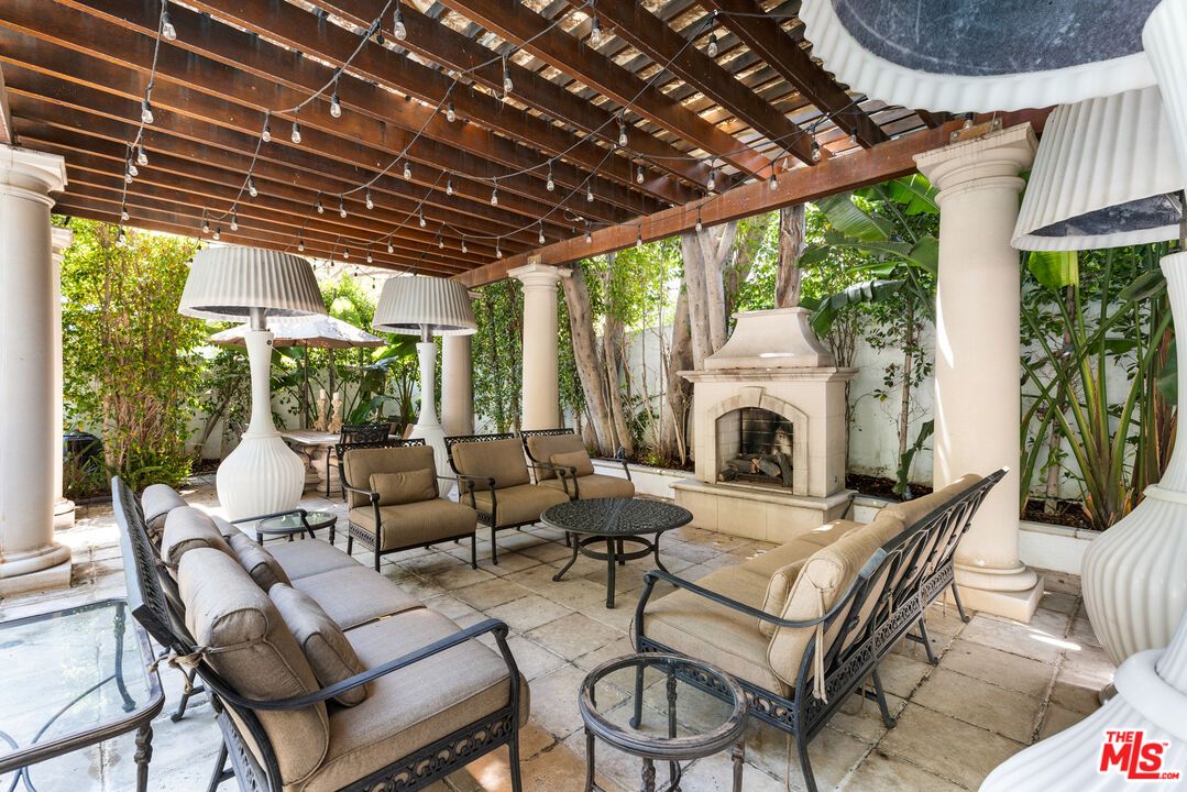 Exterior, Fireplace