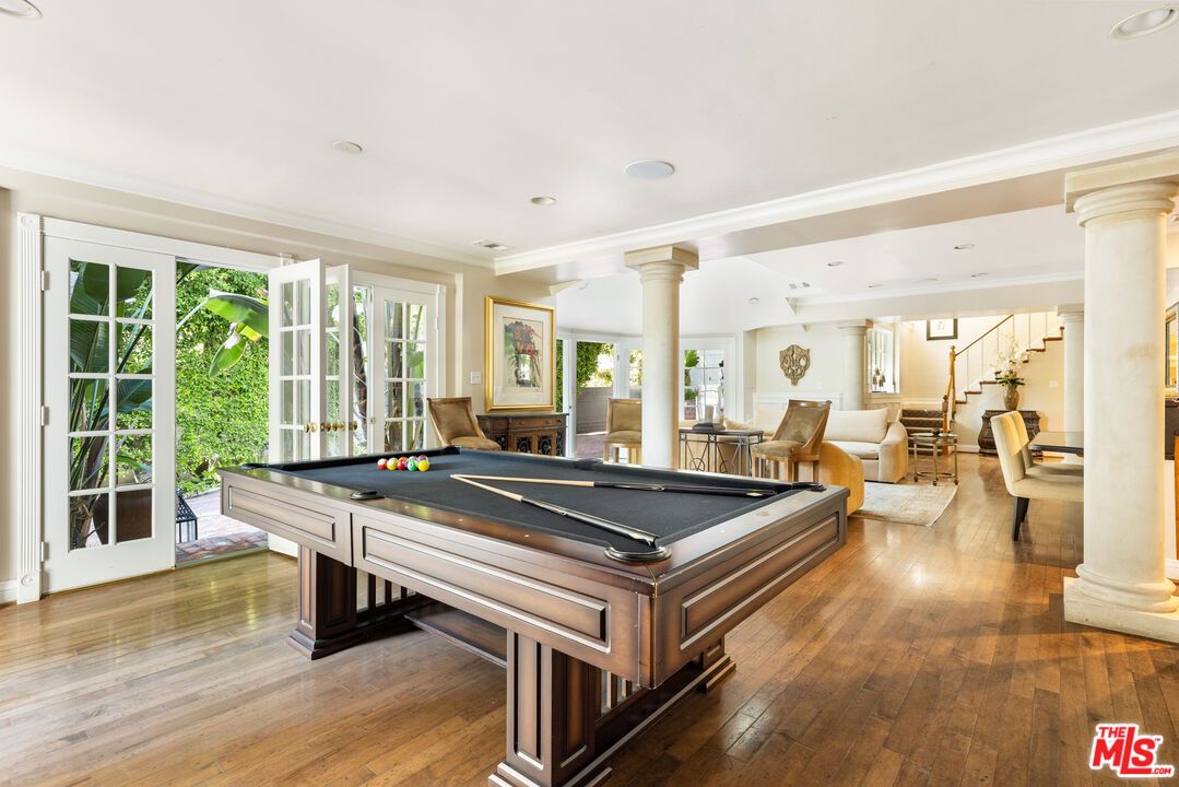 Billiard Table, Game Room, Interior, Living room, Recessed Lighting, Wood Texture Flooring
