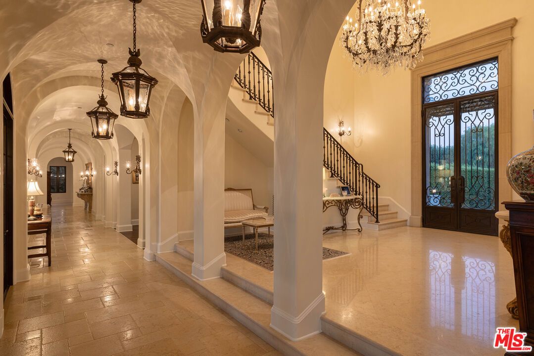 Chandelier, Interior, Pendant Lights