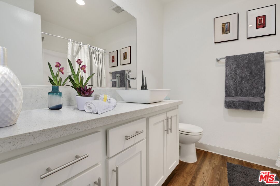 Bathroom, Interior, Recessed Lighting, Wood Texture Flooring