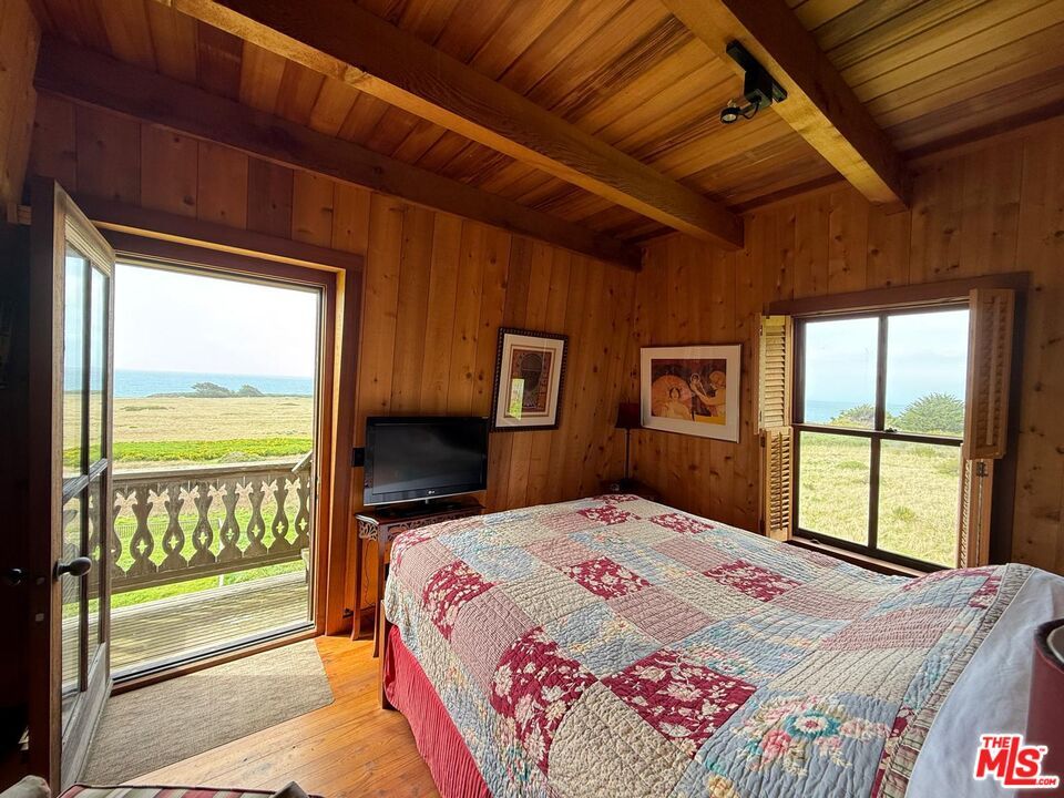 Bedroom, Interior, Water, Wooden Beams, Wooden Ceilings, Wood Texture Flooring, Wooden Walls