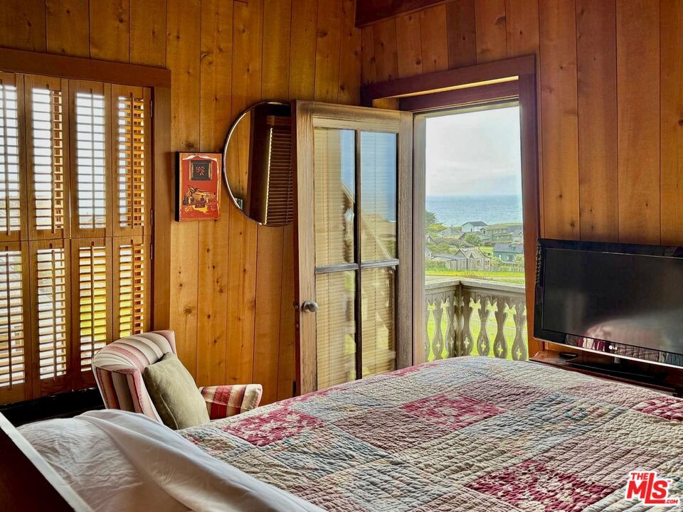 Bedroom, Interior, Water, Wooden Walls
