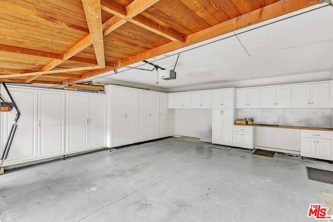 Garage, Interior, Wooden Beams, Wooden Ceilings