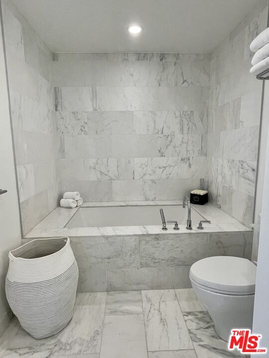 Bathroom, Interior, Marble, Marble Walls, Recessed Lighting