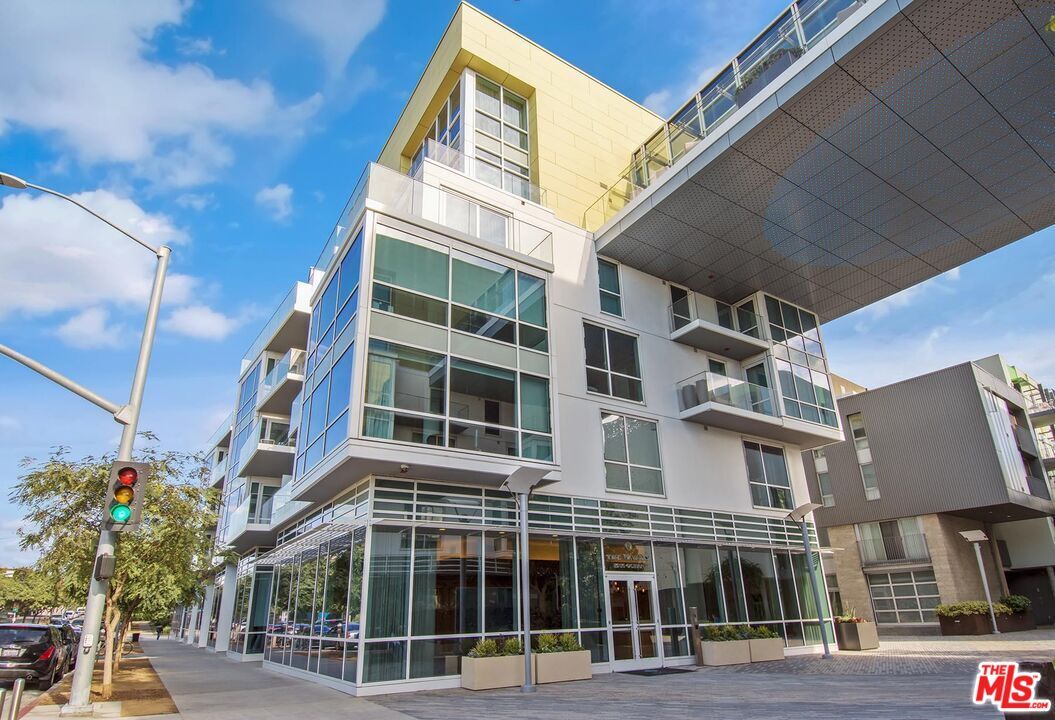 Exterior, Facade, Condo Building