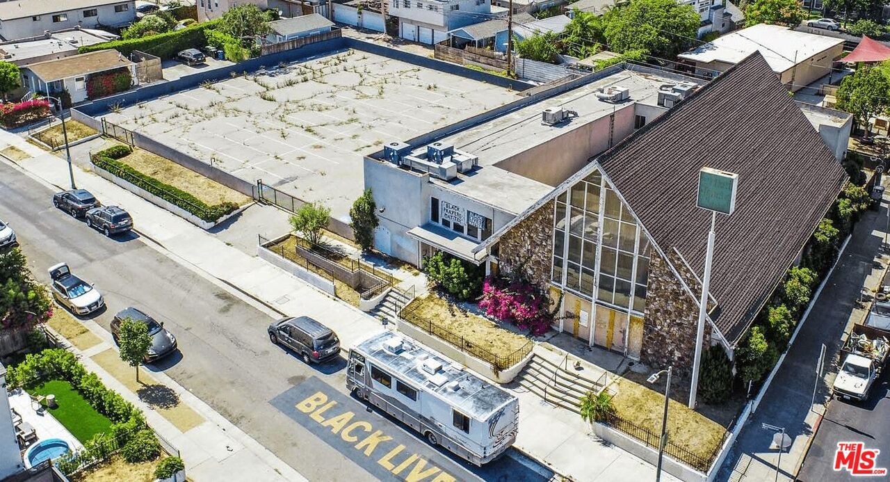 Exterior, Drone