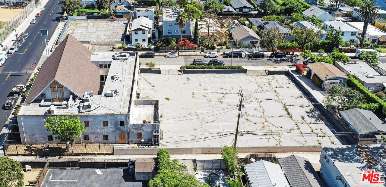 Exterior, Drone