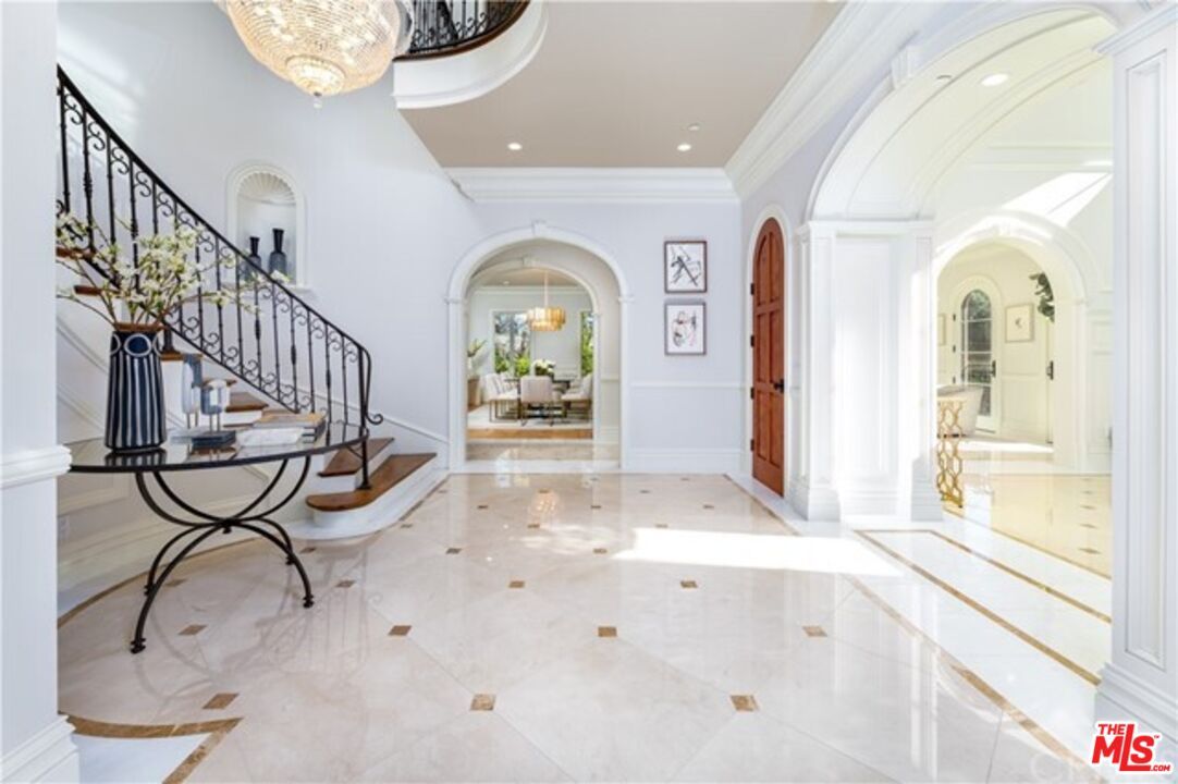 Chandelier, Interior, Recessed Lighting