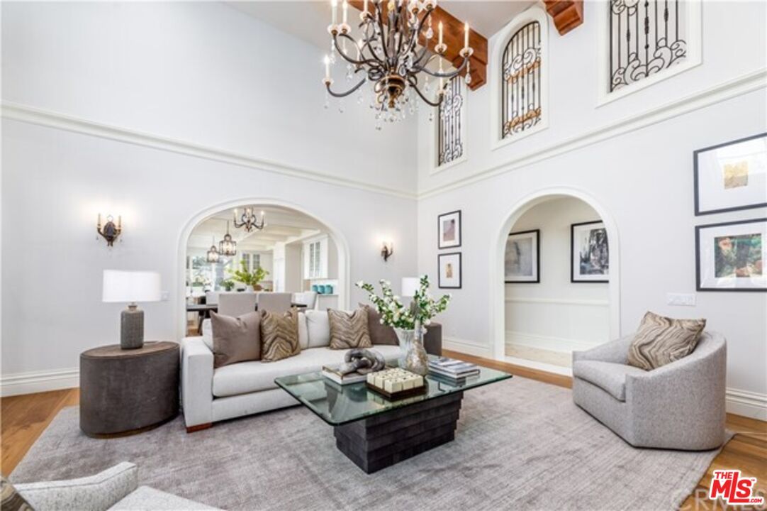 Chandelier, Dining room, Interior, Living room, Wood Texture Flooring