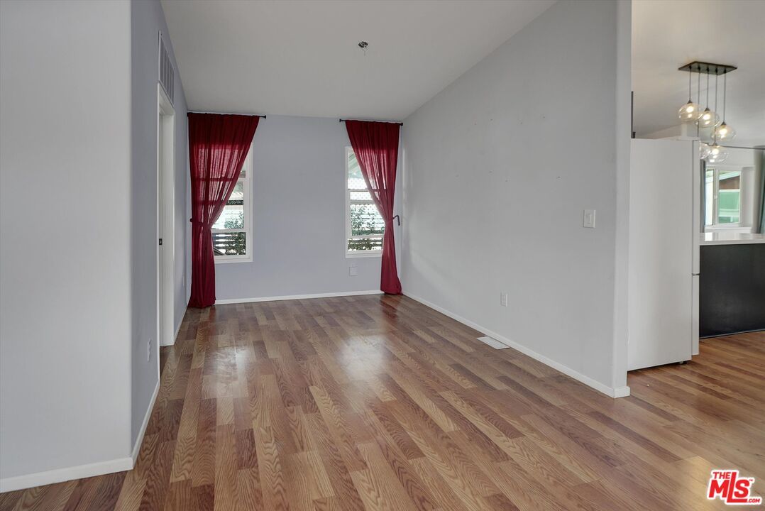 Empty room, Interior, Pendant Lights, Wood Texture Flooring