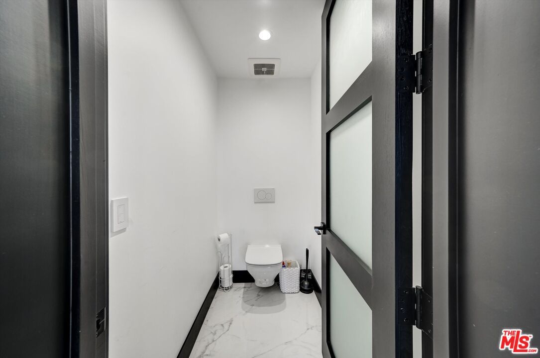Bathroom, Interior, Marble, Recessed Lighting