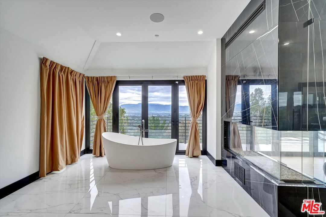 Bathroom, Free Standing Baths, Interior, Marble, Recessed Lighting
