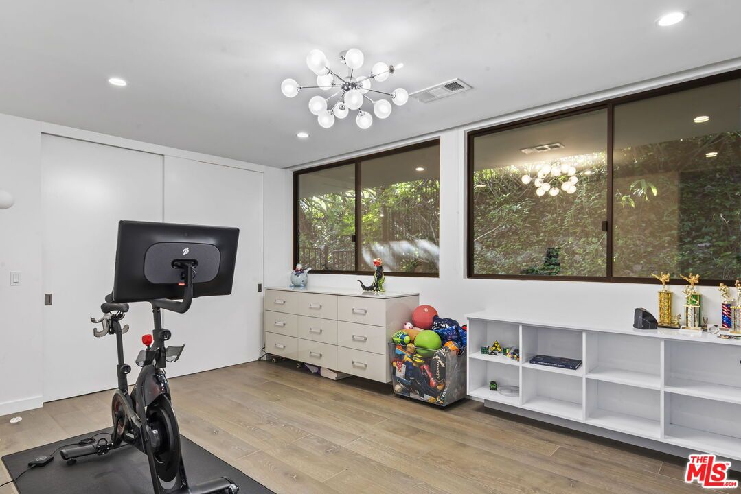 Fitness Equipment, Interior, Pendant Lights, Recessed Lighting, Wood Texture Flooring