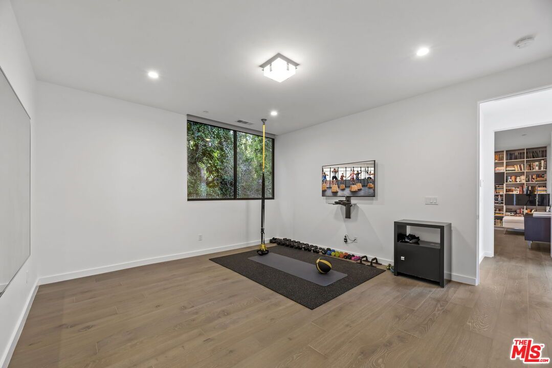 Fitness Equipment, Interior, Recessed Lighting, Wood Texture Flooring