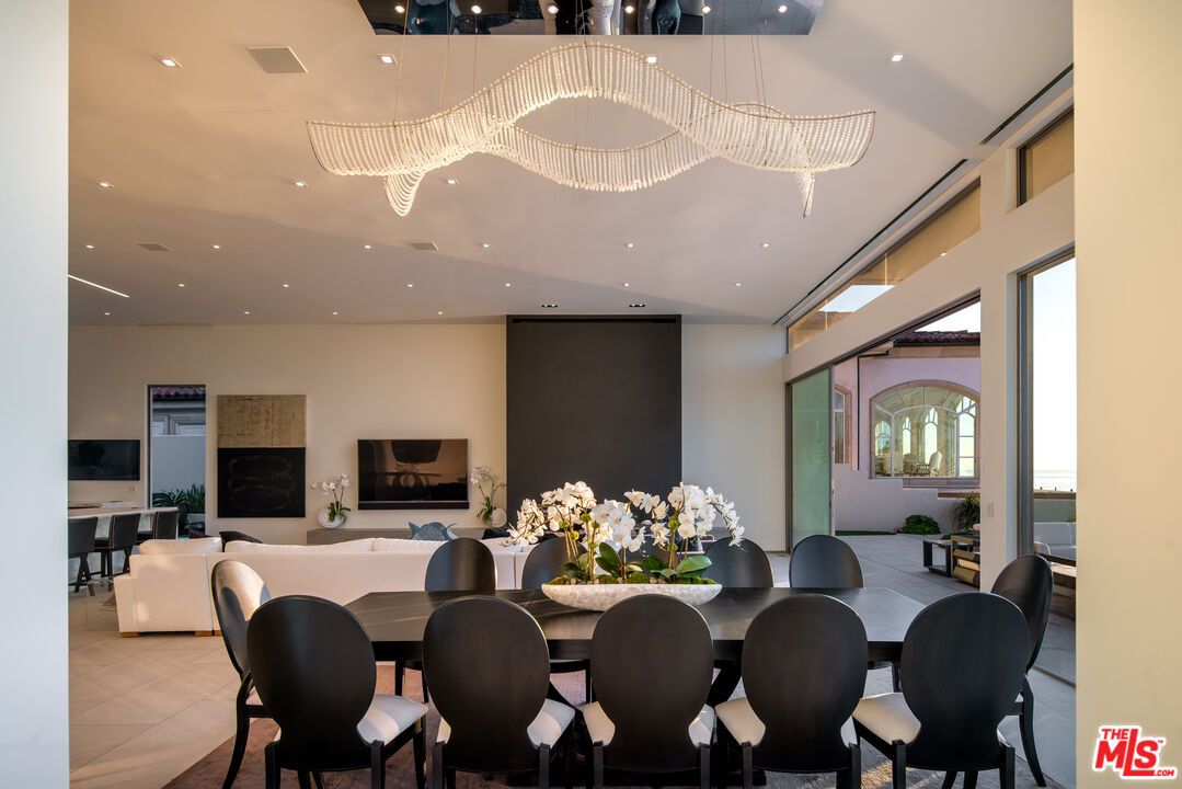 Dining room, Interior, Living room, Pendant Lights, Recessed Lighting