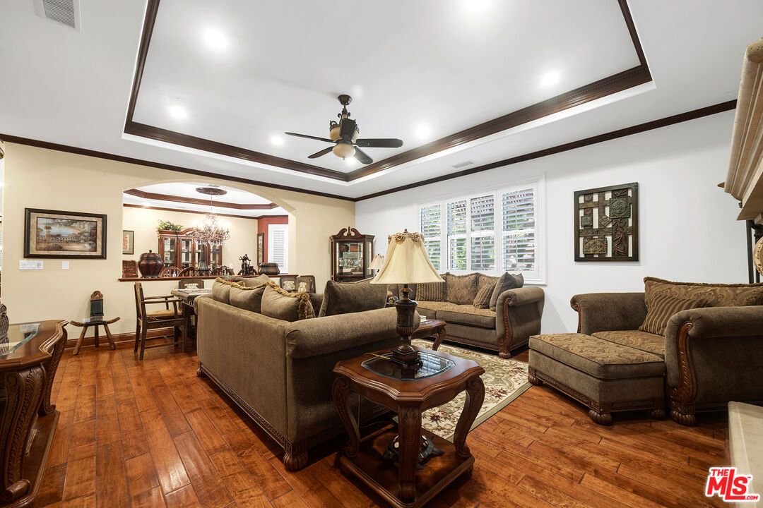 Dining room, Interior, Living room, Recessed Lighting, Wood Texture Flooring