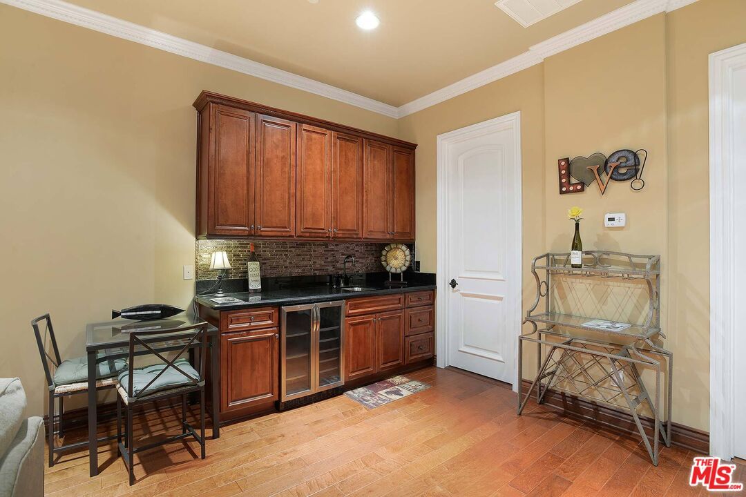 Dining room, Interior, Kitchen, Recessed Lighting, Wood Texture Flooring