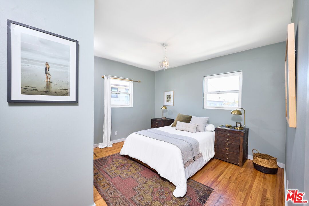 Bedroom, Interior, Pendant Lights, Wood Texture Flooring
