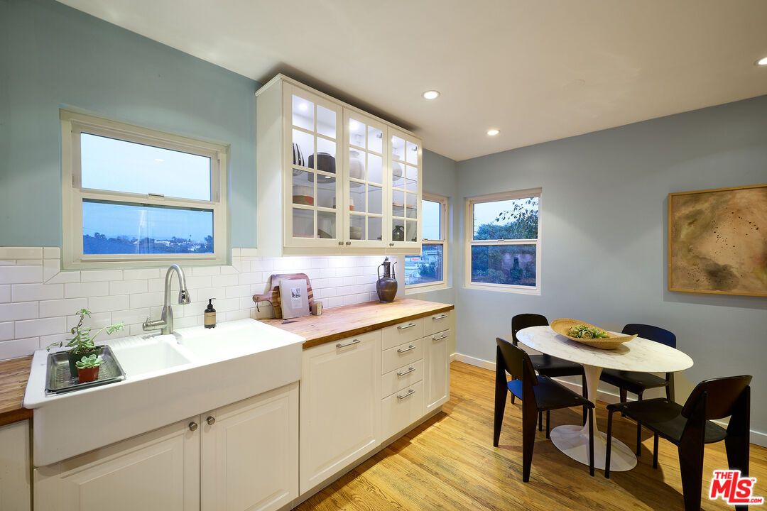 Dining room, Interior, Kitchen, Recessed Lighting, Wood Texture Flooring