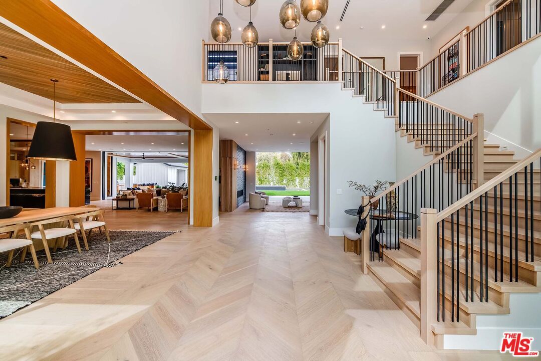 Dining room, Interior, Pendant Lights, Recessed Lighting, Wooden Ceilings, Wood Texture Flooring