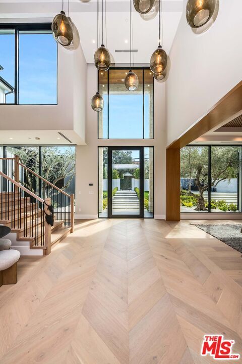 Interior, Pendant Lights, Recessed Lighting, Wood Texture Flooring