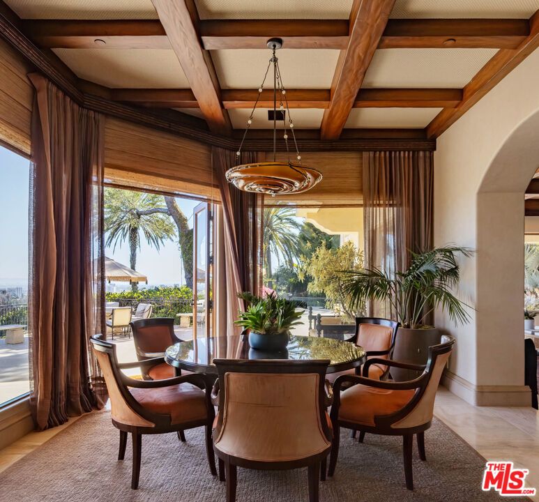 Dining room, Interior, Pendant Lights, Wooden Beams