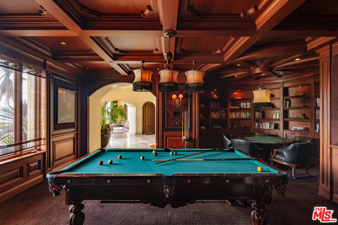 Billiard Table, Game Room, Interior, Recessed Lighting, Wooden Beams
