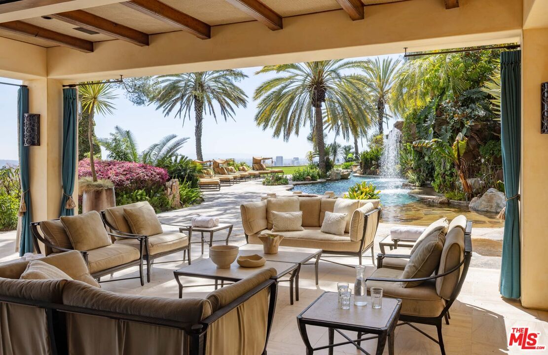 Exterior, Living room, Water, Wooden Beams