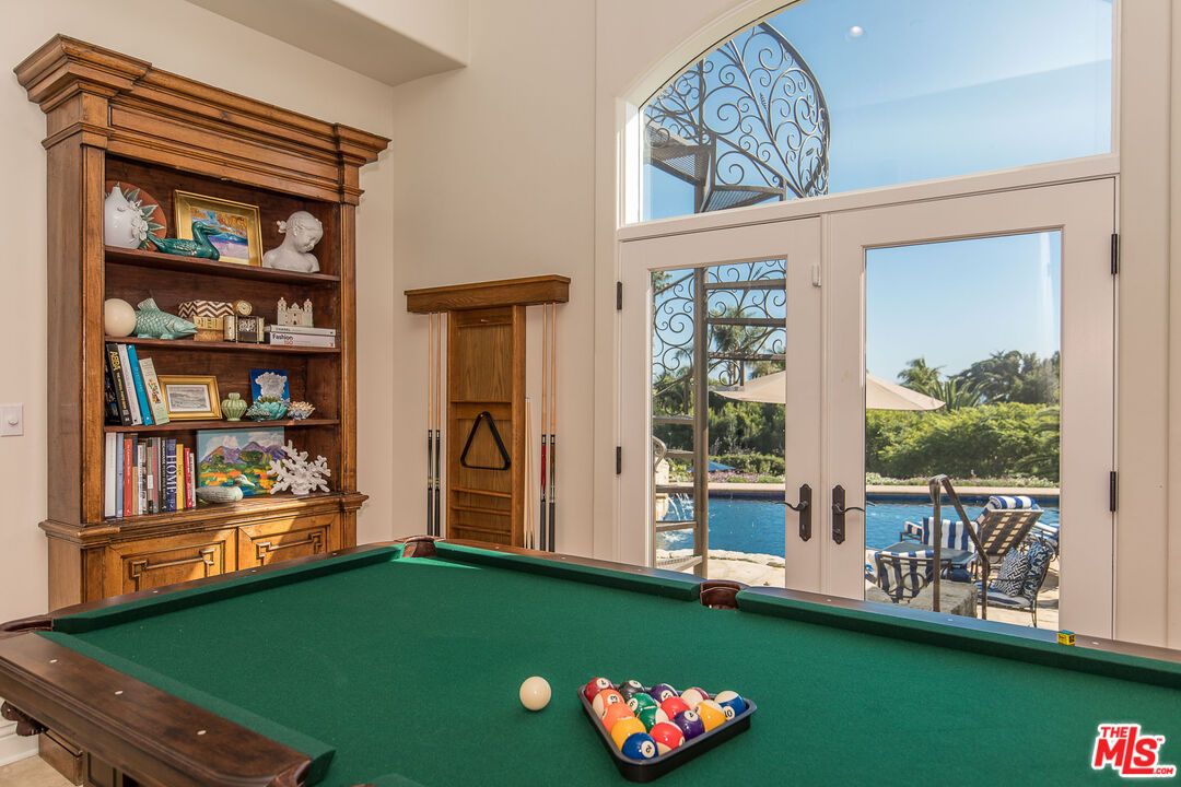 Billiard Table, Game Room, Interior, Recessed Lighting, Water