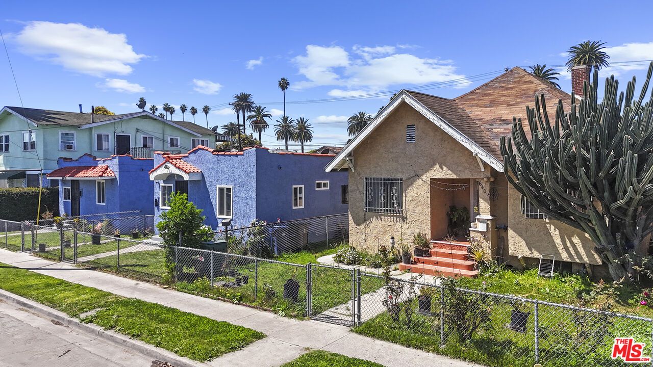 Exterior, Facade, Spanish Mediterranean