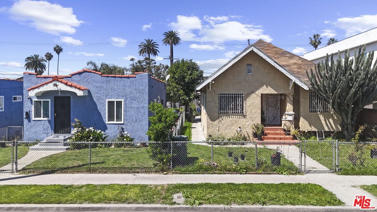 Exterior, Facade, Spanish Mediterranean