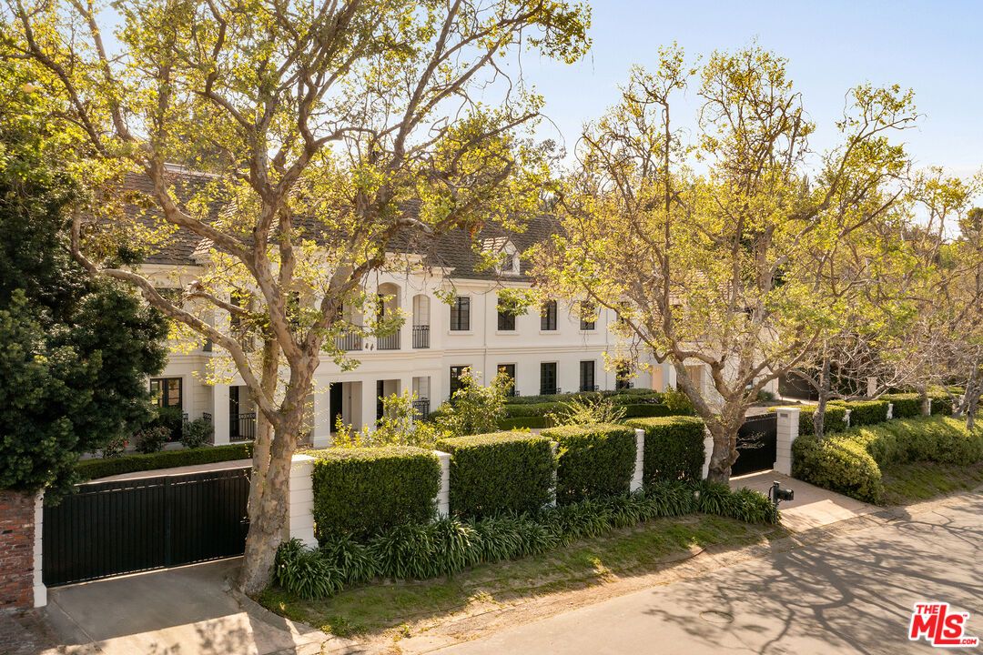 Backyard, Exterior, Facade, Georgian