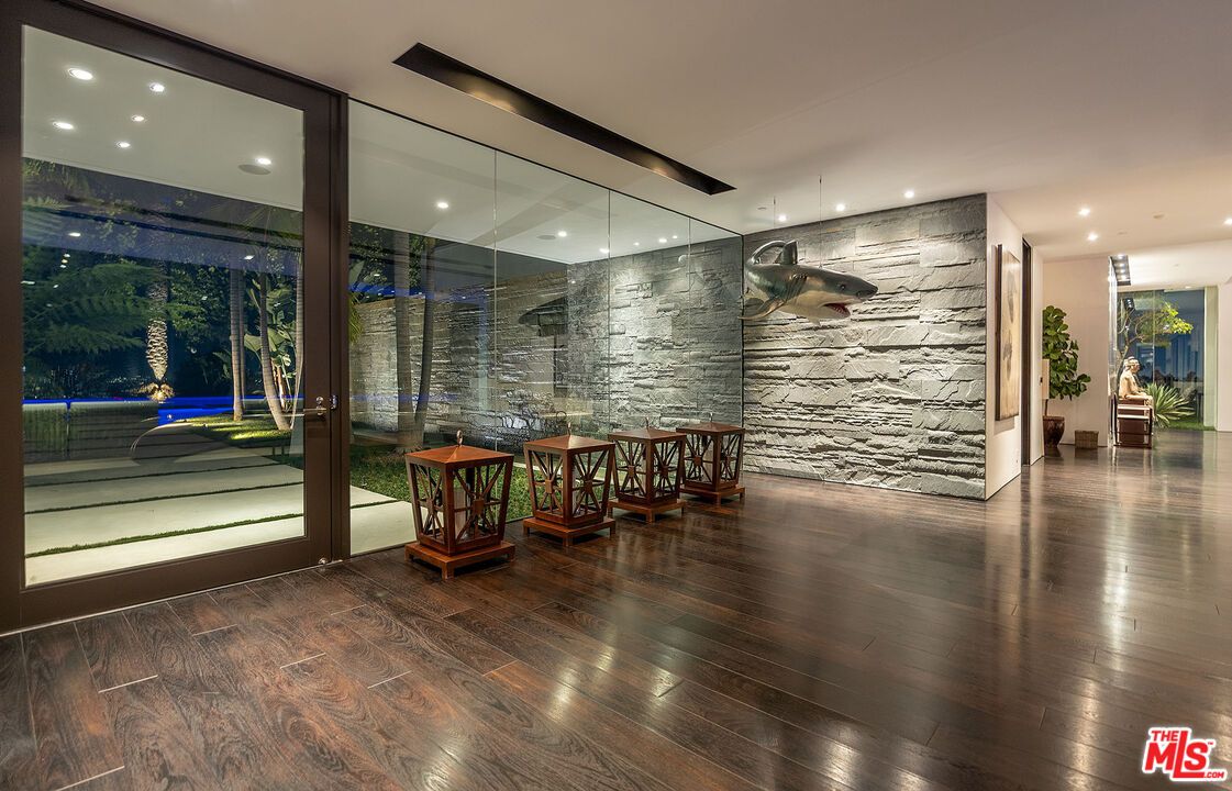 Dining room, Interior, Recessed Lighting, Stone Walls, Wood Texture Flooring