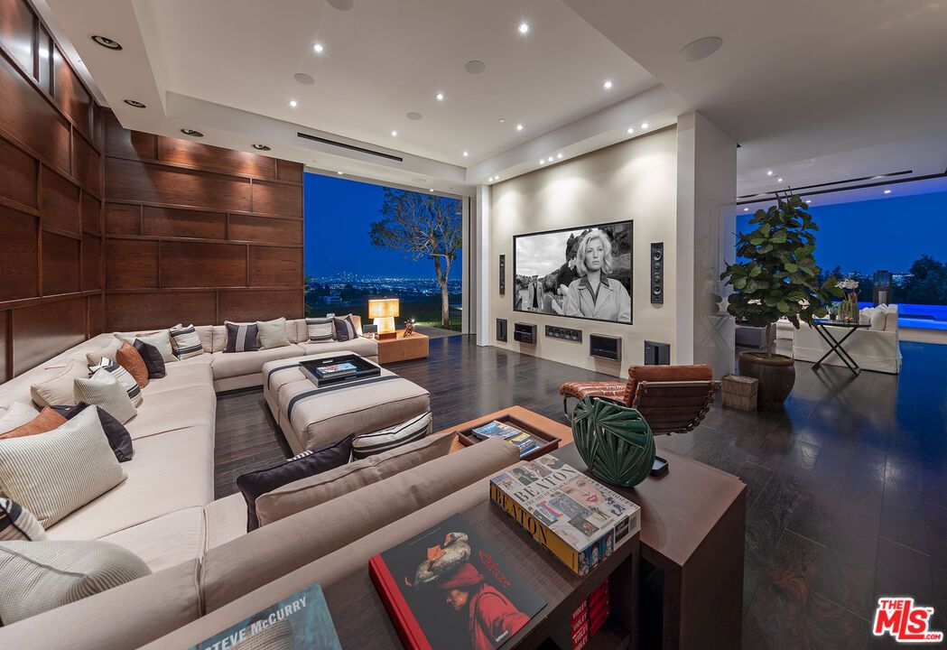 Interior, Living room, Recessed Lighting, Theatre Room, Wood Texture Flooring