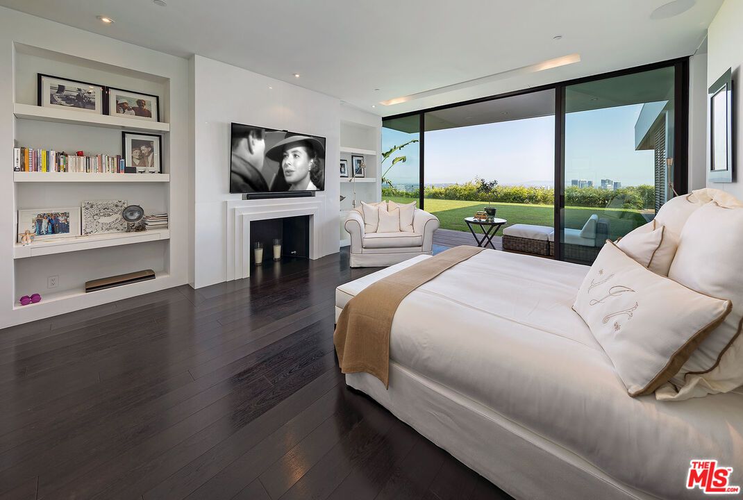 Bedroom, Fireplace, Interior, Recessed Lighting, Wood Texture Flooring