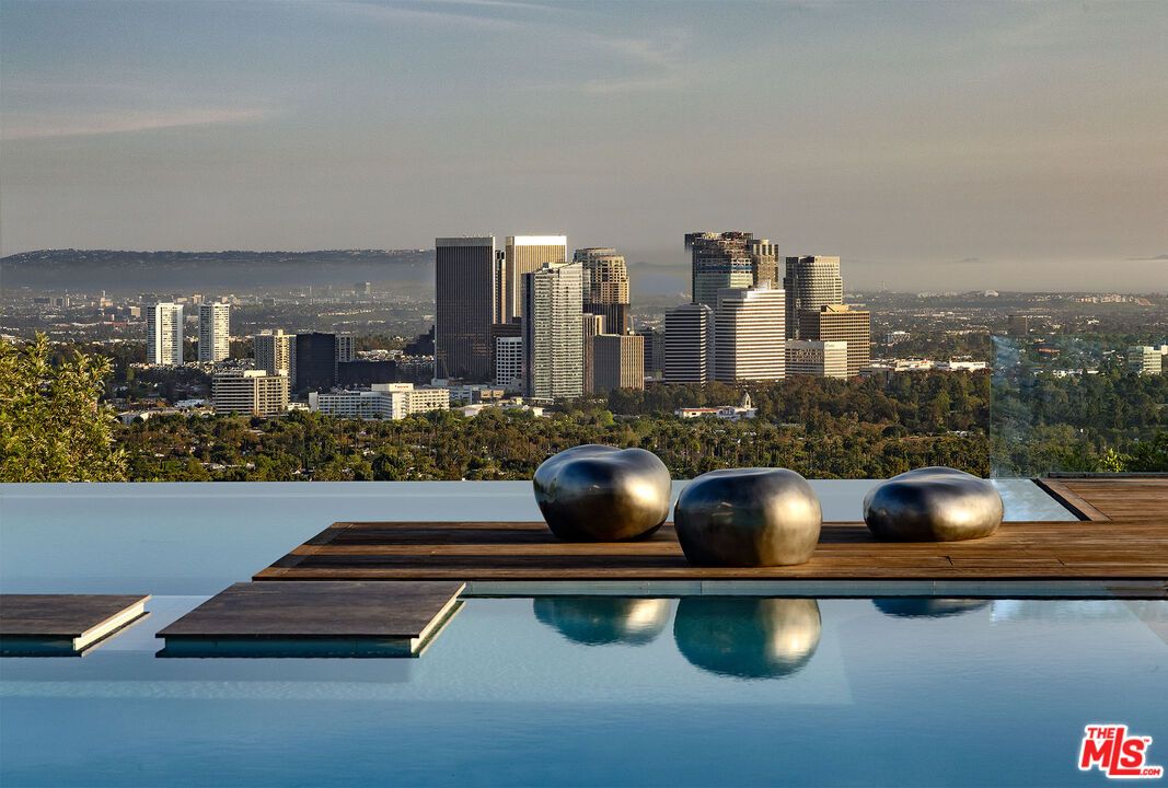 Exterior, Pool, Other, Skyline