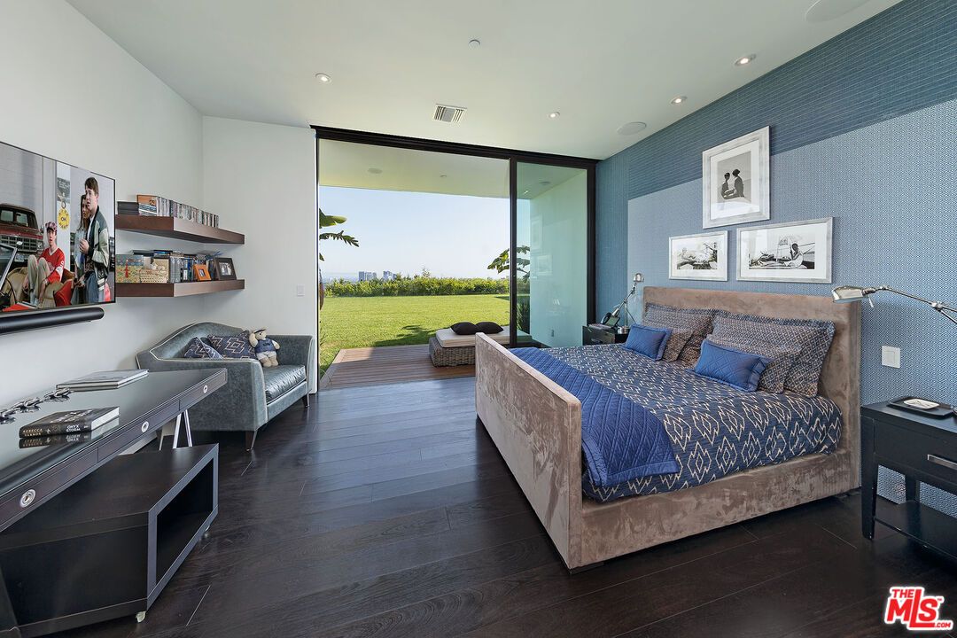 Bedroom, Home Office, Interior, Recessed Lighting, Wood Texture Flooring