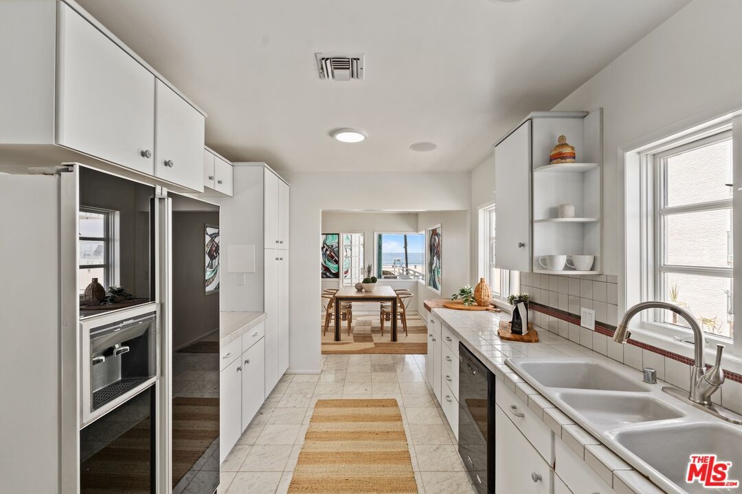 Dining room, Interior, Kitchen, Recessed Lighting