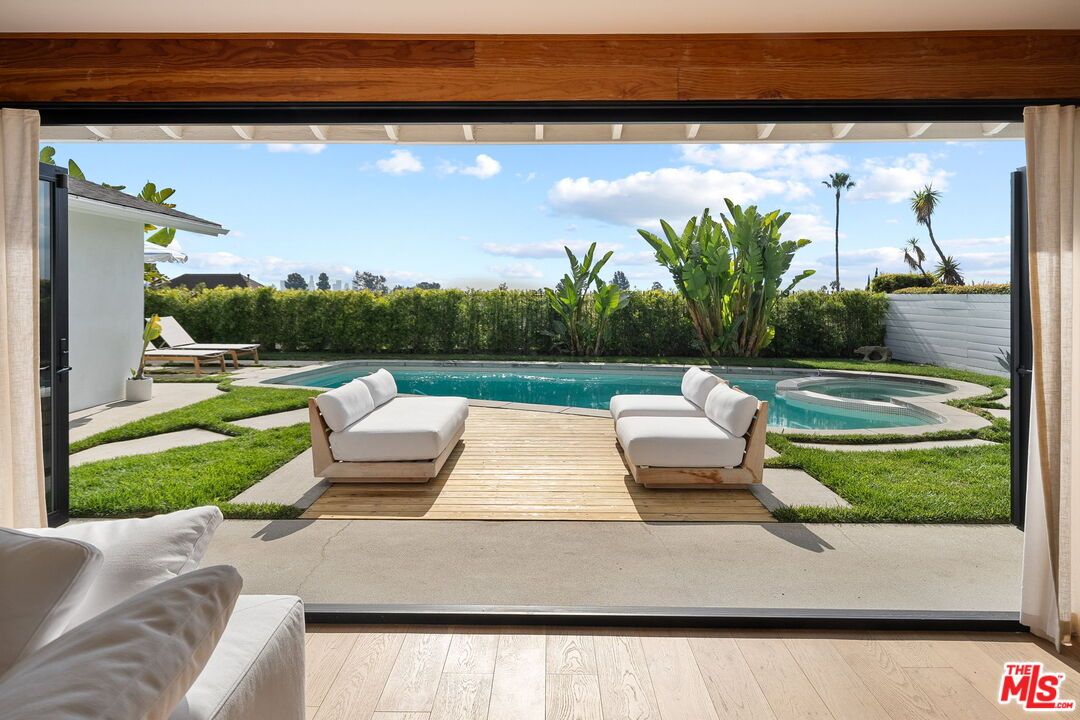 Exterior, Interior, Pool, Water