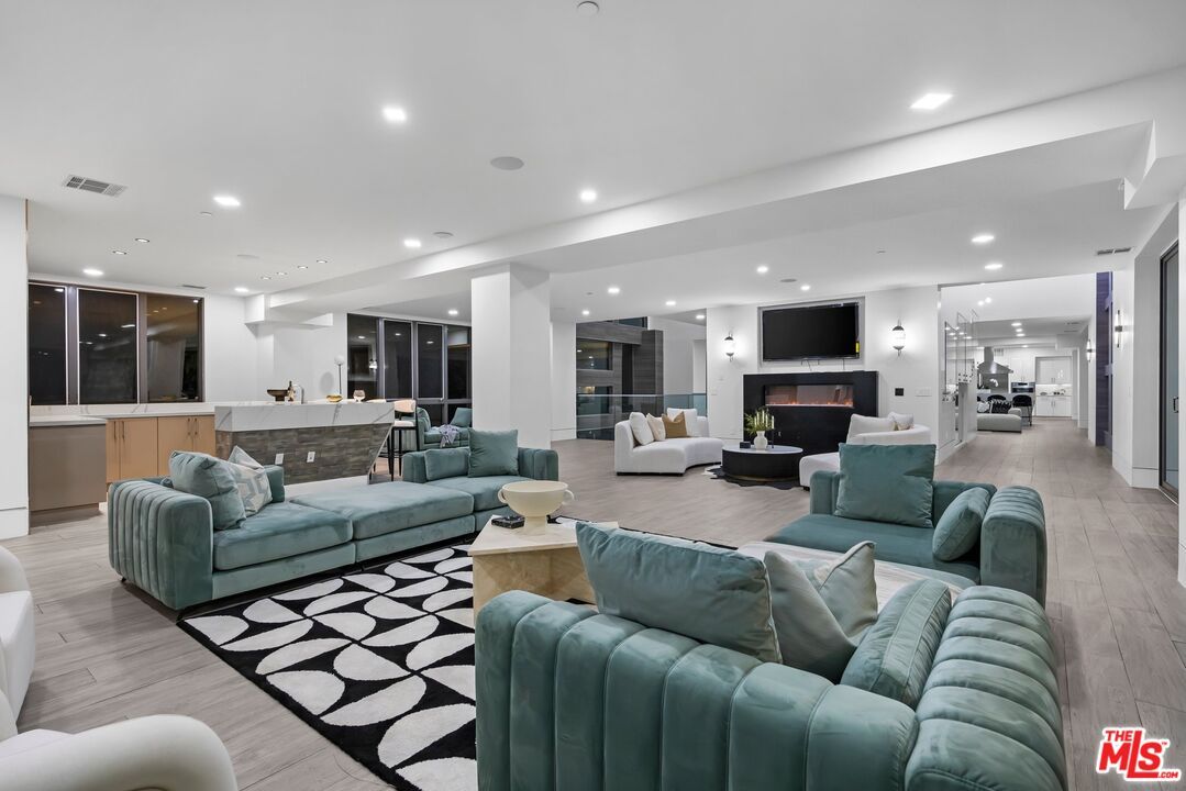 Fireplace, Interior, Kitchen, Living room, Pendant Lights, Recessed Lighting, Wood Texture Flooring