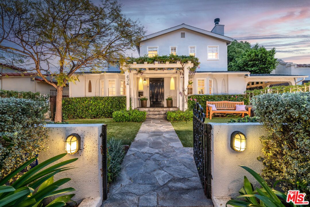 Backyard, Exterior, Facade, Spanish Mediterranean