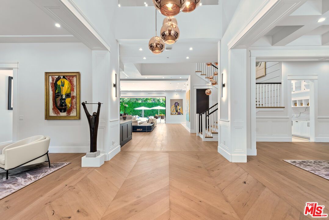 Interior, Pendant Lights, Recessed Lighting, Wood Texture Flooring