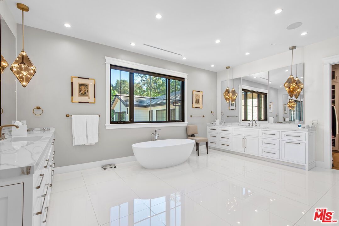 Bathroom, Dual Sink Vanities, Free Standing Baths, Interior, Pendant Lights, Recessed Lighting