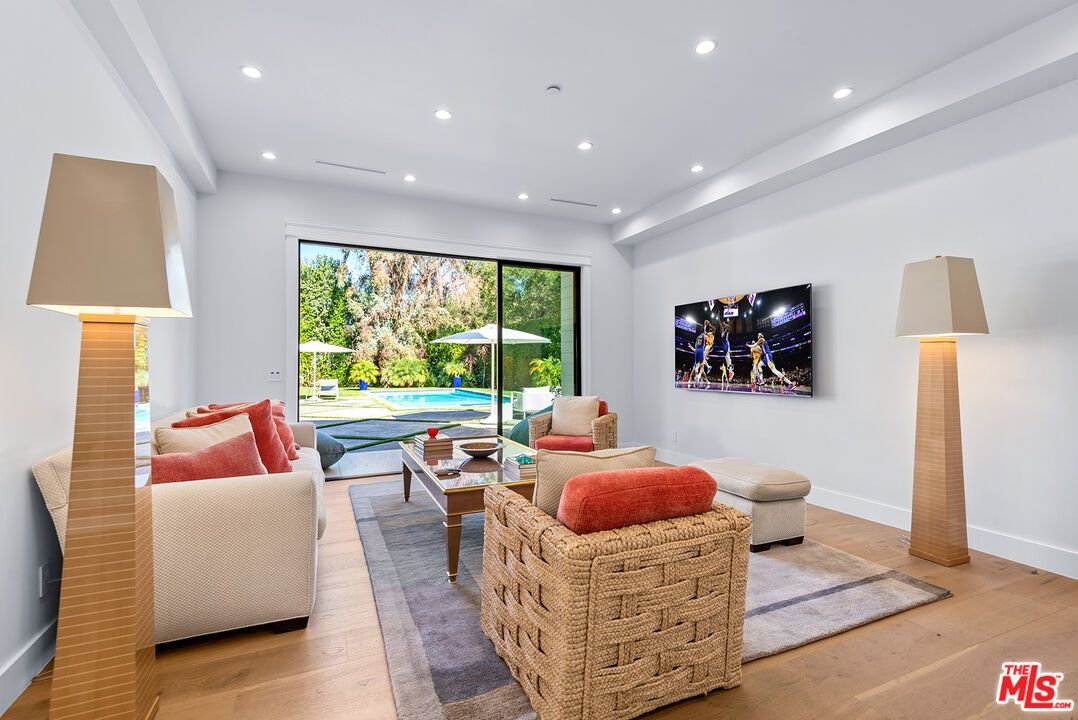 Interior, Living room, Recessed Lighting, Wood Texture Flooring