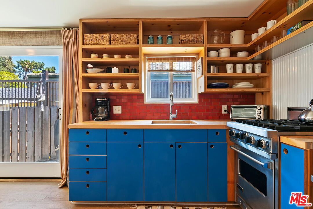 Interior, Kitchen, Stainless Steel Appliances