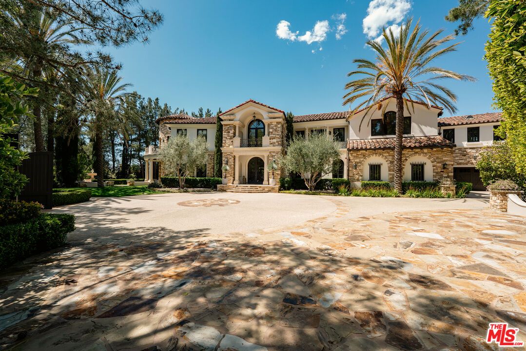 Backyard, Exterior, Facade, Mediterranean