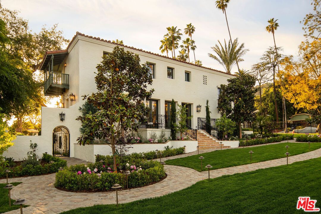 Backyard, Exterior, Facade, Spanish Mediterranean