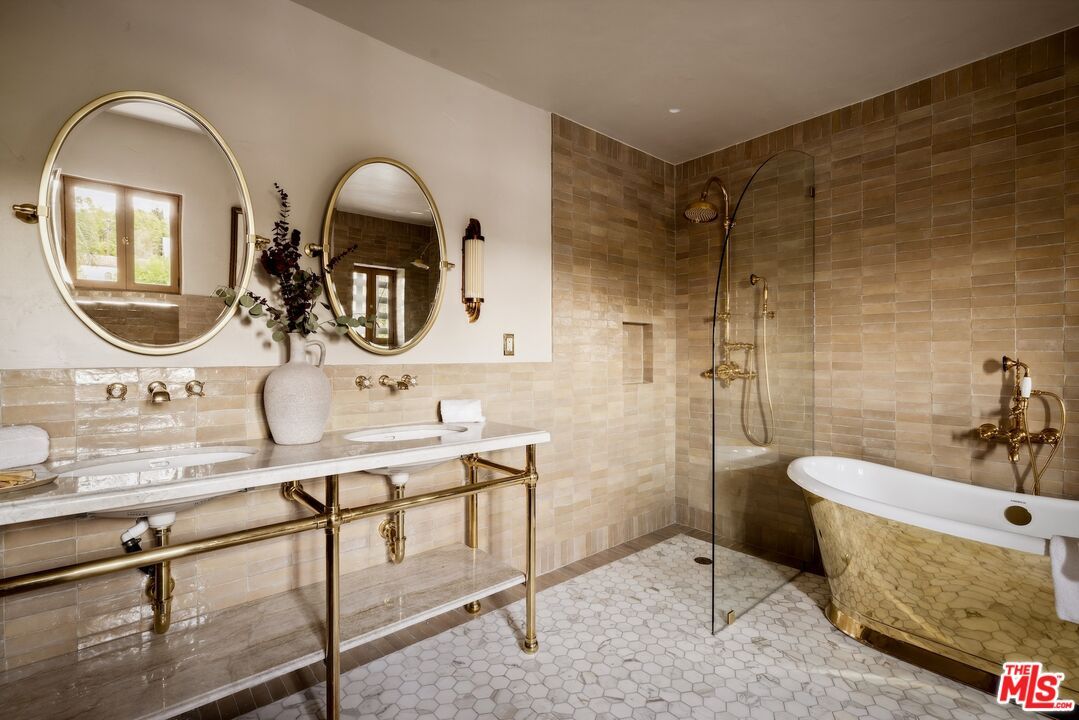 Bathroom, Dual Sink Vanities, Free Standing Baths, Glass Shower, Interior, Recessed Lighting